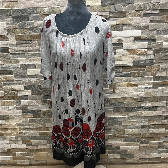 PERCEPTIONS Dresses & Skirts - Perceptions Gray and Red Patterned Tunic Dress